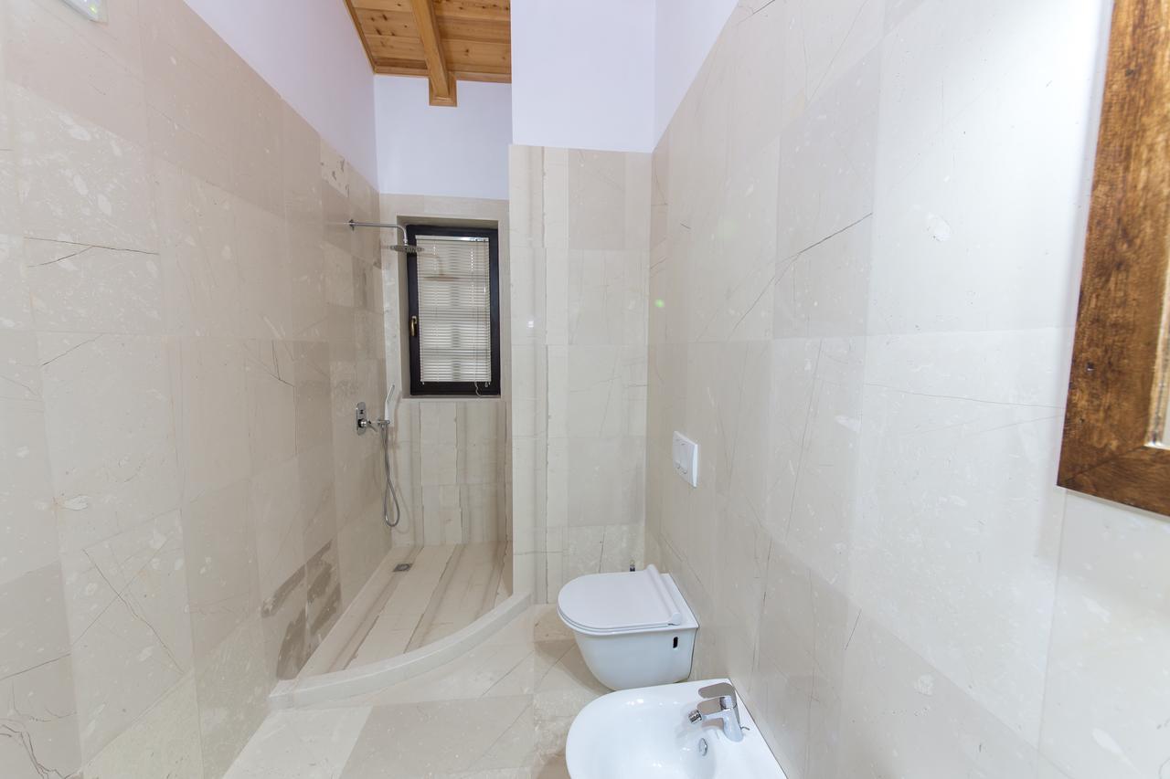 Hotel Onufri Berat Habitación foto